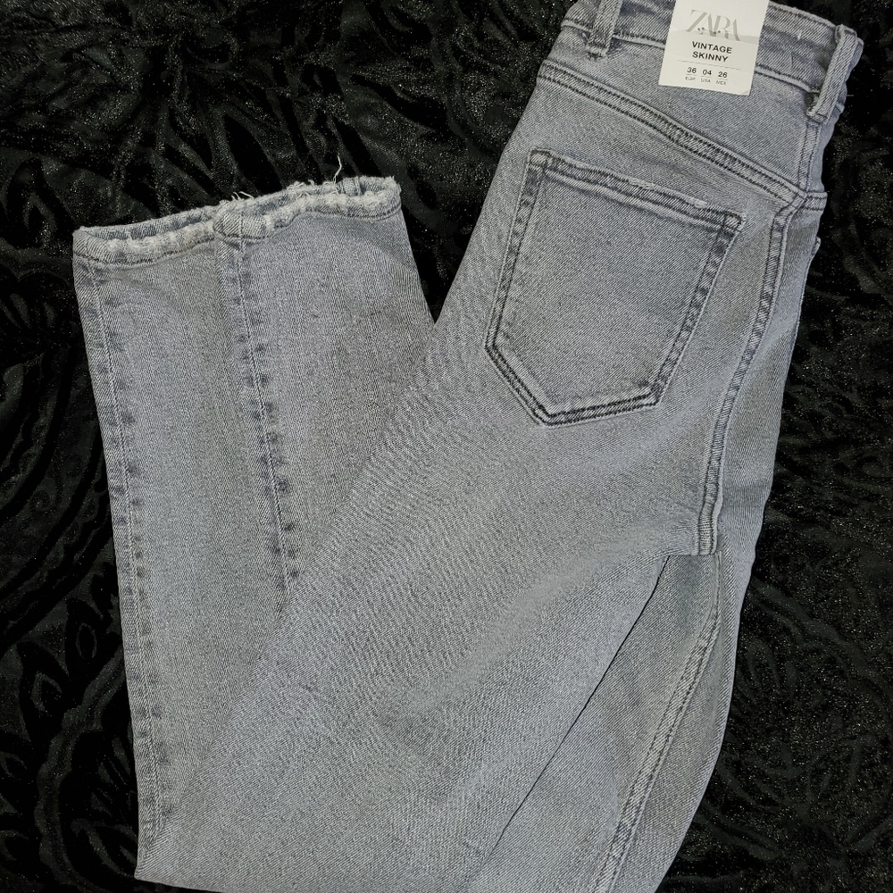 ZARA SKINNY JEANS